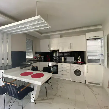 Luxuzni Apartman U 20m Od Mora דירה