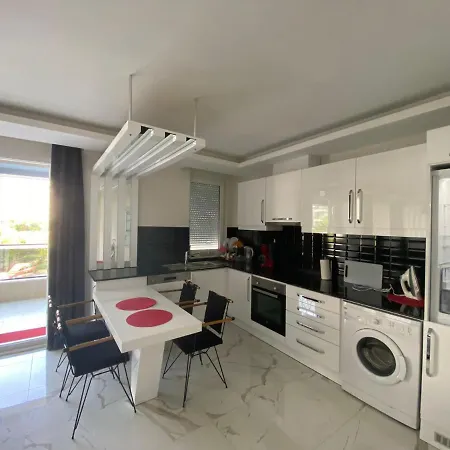 Luxuzni Apartman U 20m Od Mora דירה *